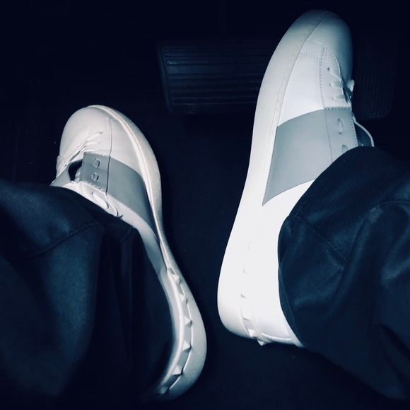 Valentino Sneakers - Picture 2 of 5